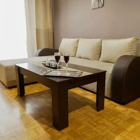 Central Modern With Superfast Wifi