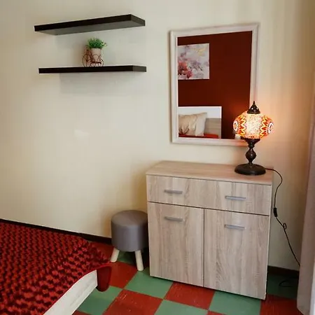 Central Modern With Superfast Wifi